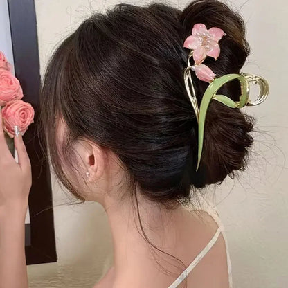 06 Pearl Lily Flower Claw Clip