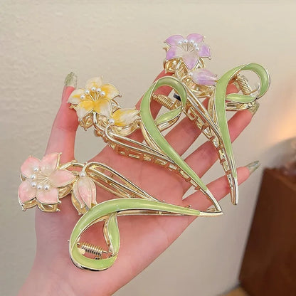 06 Pearl Lily Flower Claw Clip