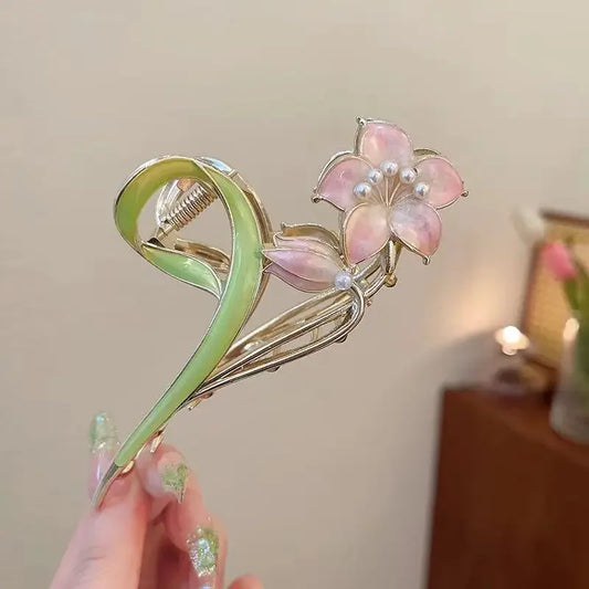 06 Pearl Lily Flower Claw Clip